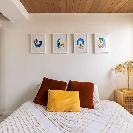 Chic Beachside Getaway 2Br 2Bath Fully Equipped Apartment โกลด์โคสต์ ภายนอก รูปภาพ