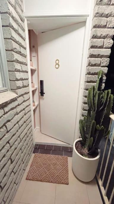 Chic Beachside Getaway 2Br 2Bath Fully Equipped Apartment โกลด์โคสต์ ภายนอก รูปภาพ