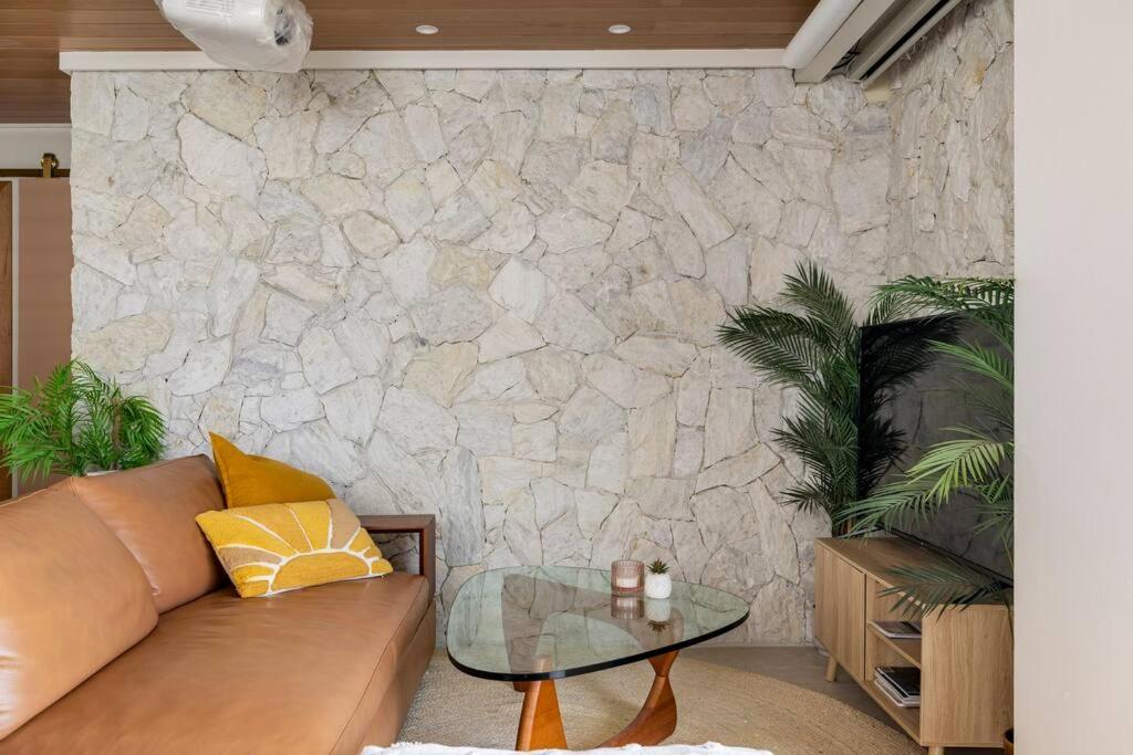 Chic Beachside Getaway 2Br 2Bath Fully Equipped Apartment โกลด์โคสต์ ภายนอก รูปภาพ